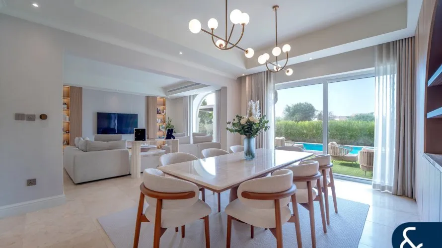 Villa de 5 dormitorios en Victory Heights, UAE No. 1315 № 1