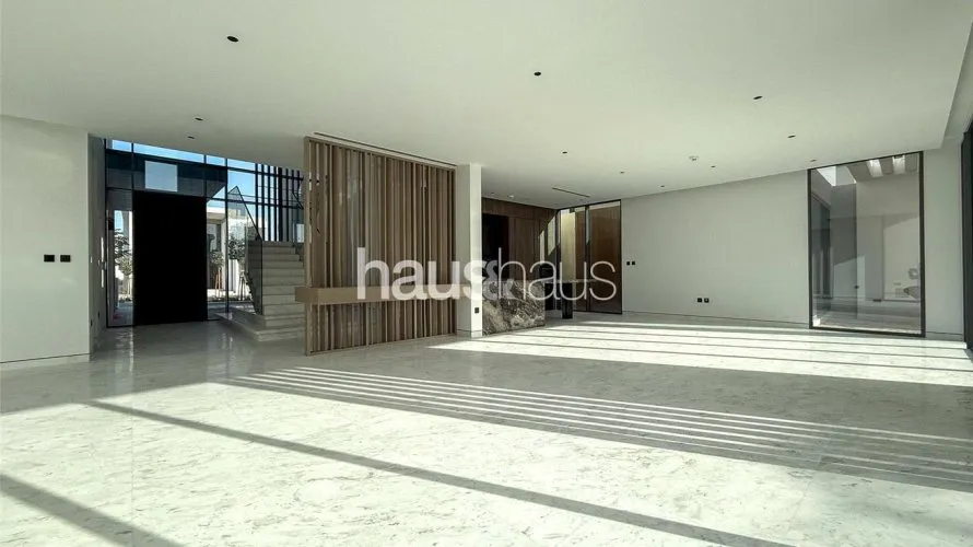 Villa de 6 dormitorios en Harmony, UAE No. 792 № 1