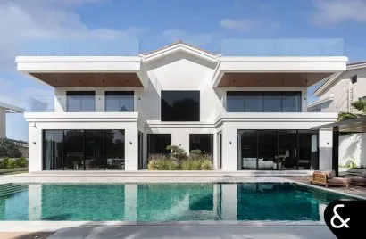 Villa de 5 dormitorios en Jumeirah Golf Estates, UAE No. 1596