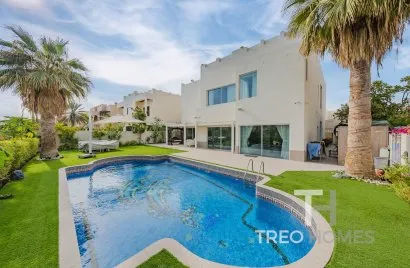 Villa de 5 dormitorios en Meadows, UAE No. 644