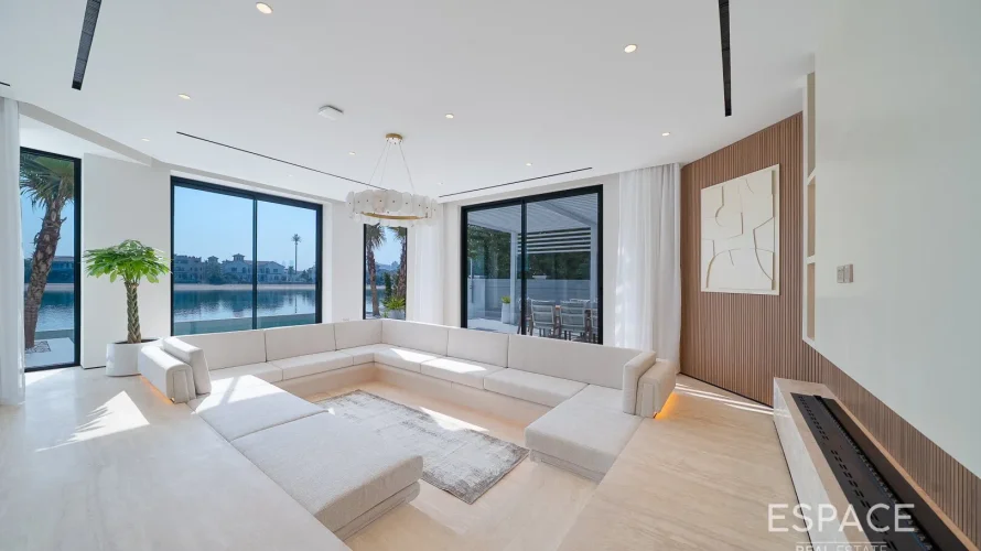 Villa de 4 dormitorios en Palm Jumeirah, UAE No. 1018 № 1