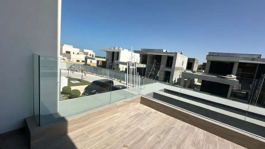 Villa de 5 dormitorios en Ghantoot, UAE No. 601