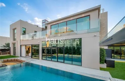 Villa de 5 dormitorios en Meydan, UAE No. 799