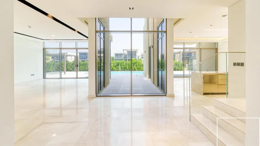 Villa de 4 dormitorios en Golf Place, UAE No. 988 № 2