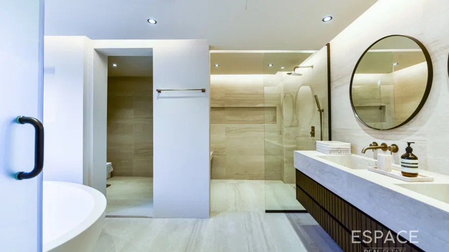 Villa de 6 dormitorios en The Lakes, UAE No. 1038 № 13