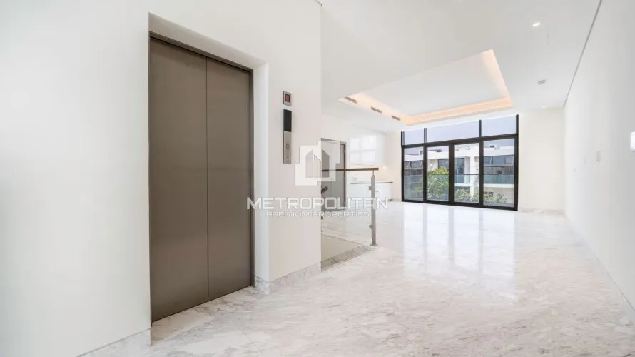 Villa de 5 dormitorios en District One, UAE No. 1244 № 3