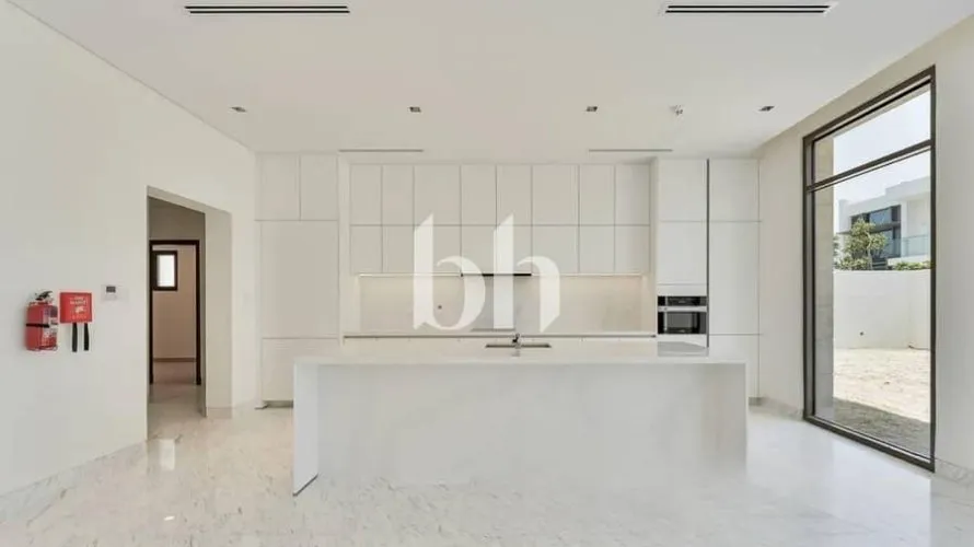 Villa de 5 dormitorios en Mohammed Bin Rashid City, UAE No. 972 № 1