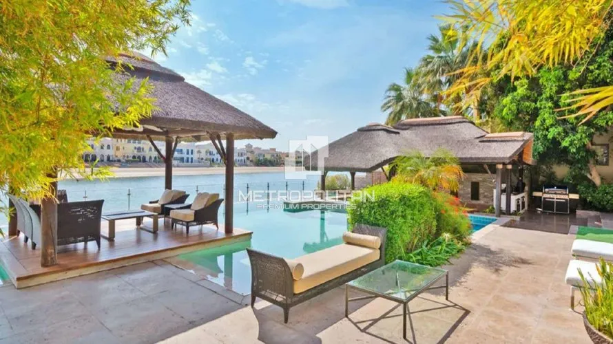 Villa de 5 dormitorios en Signature Villas, UAE No. 410 № 1