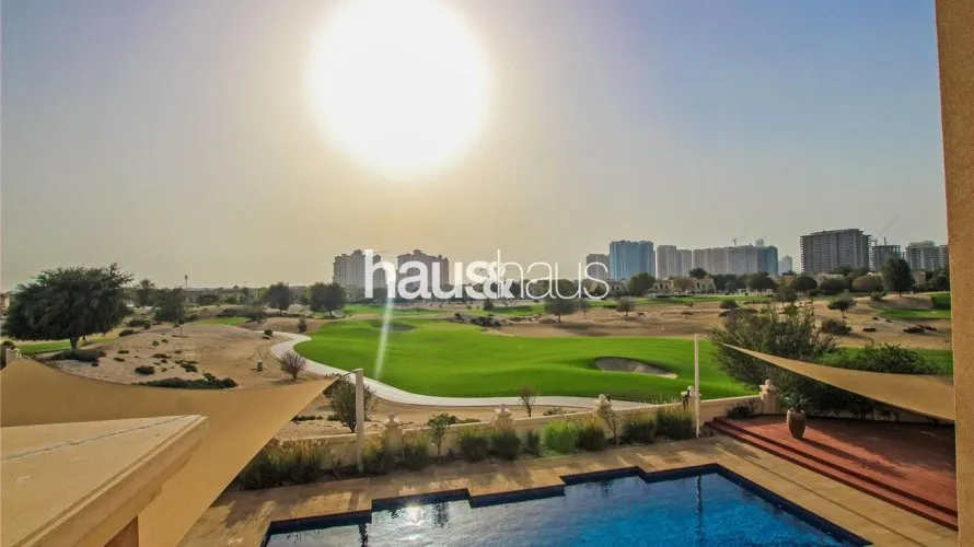 Villa de 6 dormitorios en Dubai Sports City, UAE No. 782 № 1