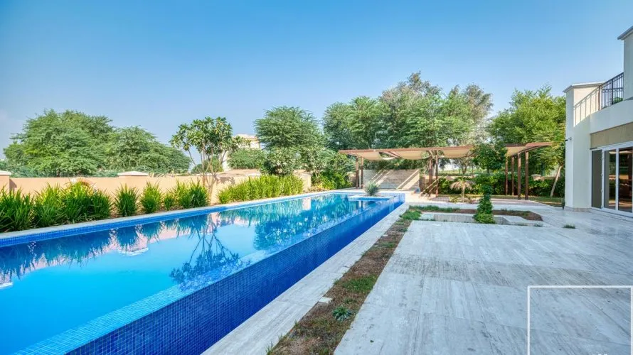 Villa de 7 dormitorios en Jumeirah Golf Estates, UAE No. 1075 № 9