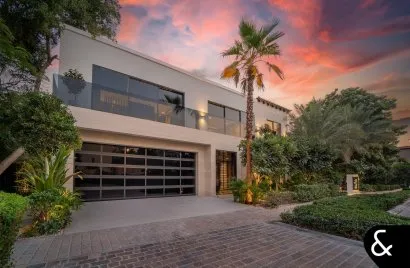 Villa de 6 dormitorios en Jumeirah Golf Estates, UAE No. 1546