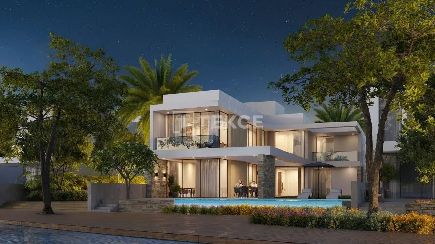 Villa de 5 dormitorios en Umm Al Quwain, UAE No. 406