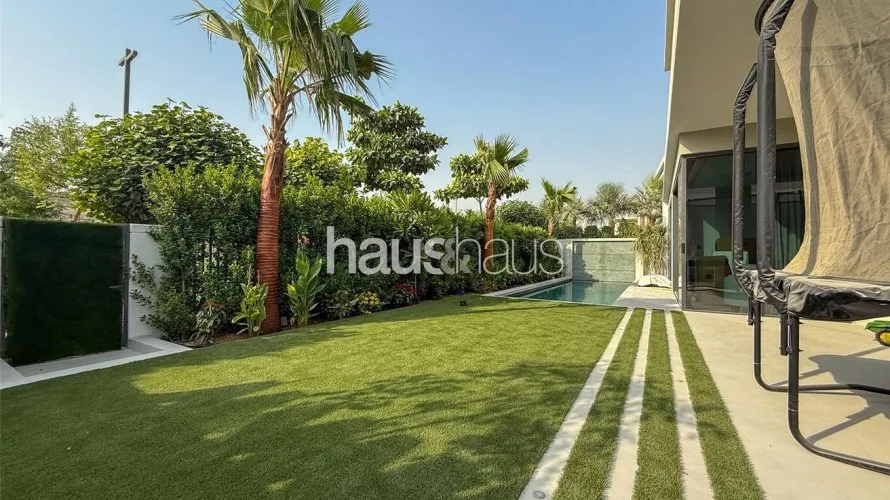 Villa de 5 dormitorios en Harmony, UAE No. 788