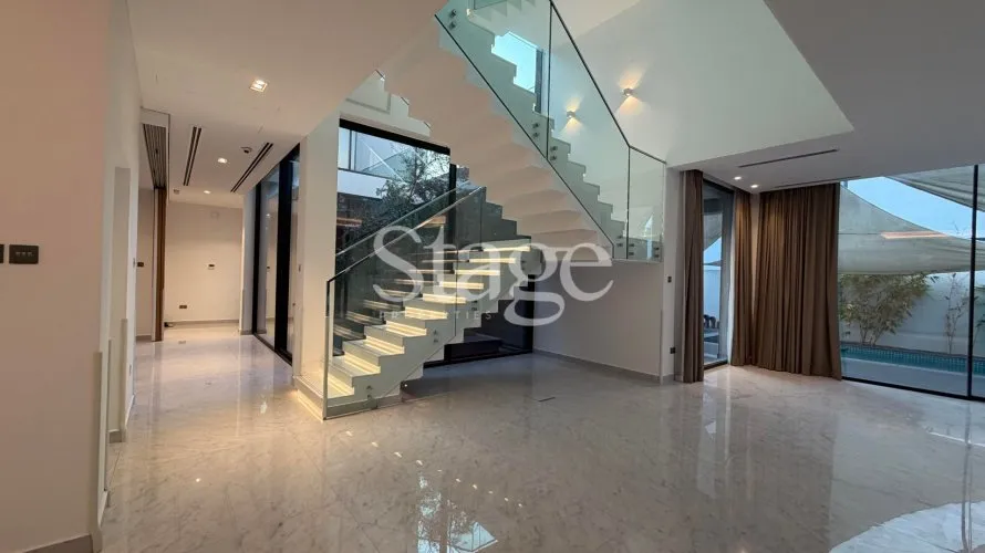 Villa de 5 dormitorios en Al Barari, UAE No. 1218