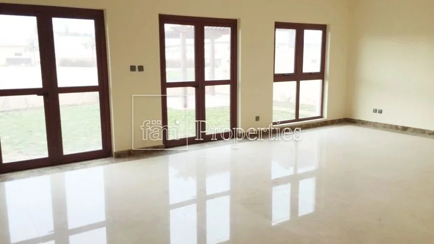 Villa de 6 dormitorios en Dubai, UAE No. 304 № 6