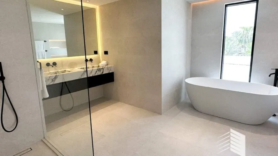 Villa de 4 dormitorios en Jumeirah Islands, UAE No. 253 № 2