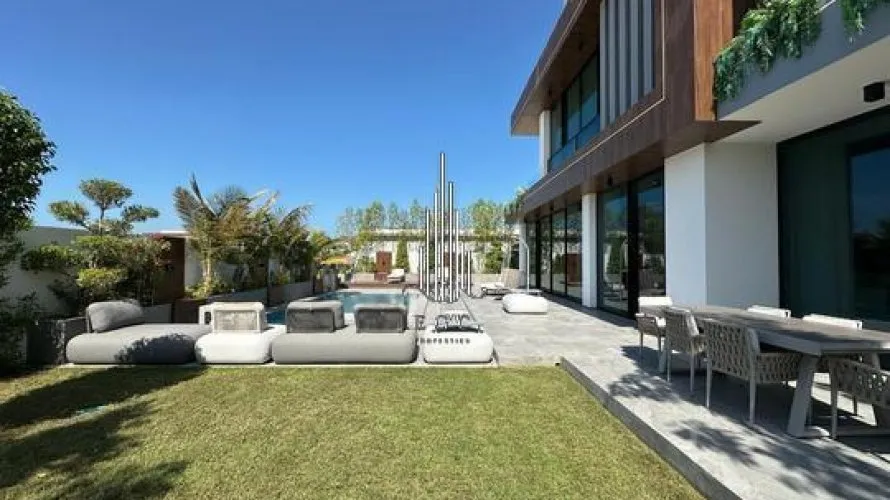 Villa de 5 dormitorios en Ghantoot, UAE No. 522