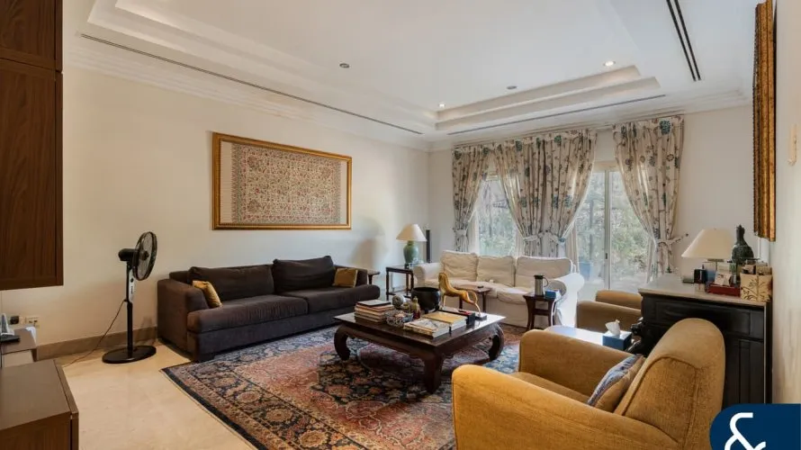 Villa de 5 dormitorios en Meadows, UAE No. 1320 № 3