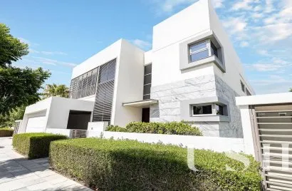 Villa de 5 dormitorios en District One, UAE No. 746