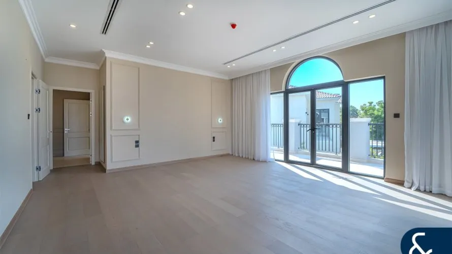 Villa de 5 dormitorios en Jumeirah Golf Estates, UAE No. 1305 № 8