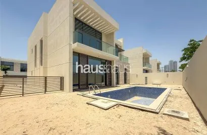 Villa de 4 dormitorios en District One, UAE No. 820