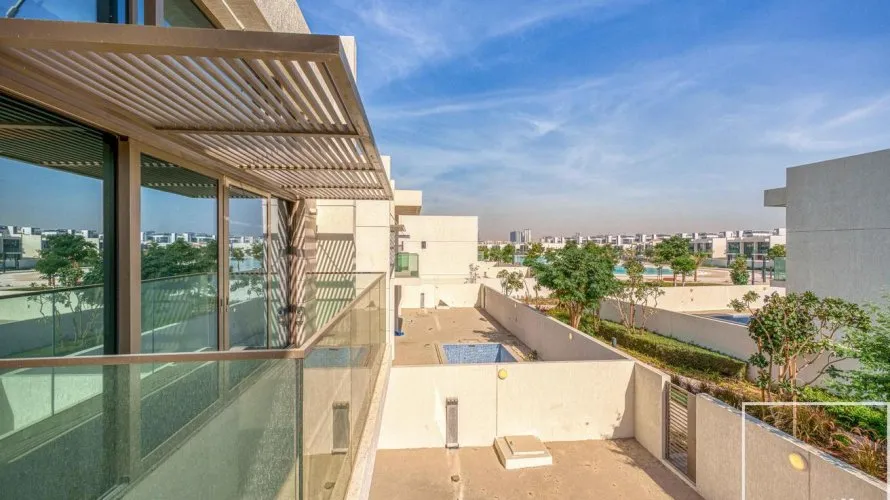 Villa de 5 dormitorios en District One, UAE No. 1500 № 24