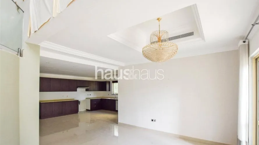 Villa de 4 dormitorios en Jumeirah Islands, UAE No. 831 № 8