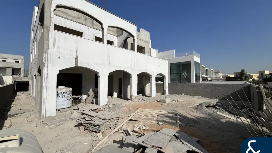 Villa de 6 dormitorios en Jumeirah Park Homes, UAE No. 1349 № 1