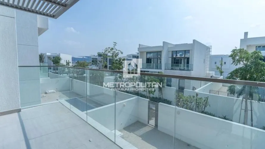 Villa de 4 dormitorios en District One, UAE No. 1247 № 14