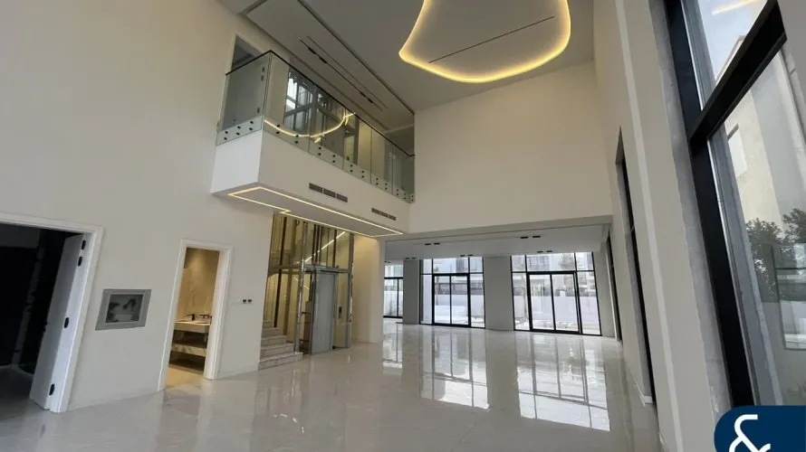 Villa de 6 dormitorios en Jumeirah Park Homes, UAE No. 1298