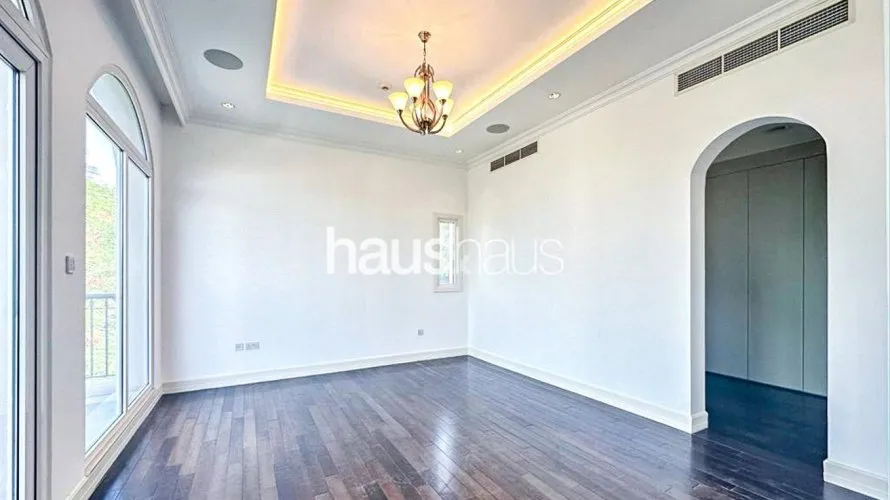 Villa de 4 dormitorios en Jumeirah Golf Estates, UAE No. 834 № 13