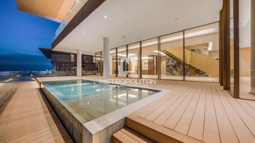 Villa de 5 dormitorios en Jumeirah Bay Island, UAE No. 675