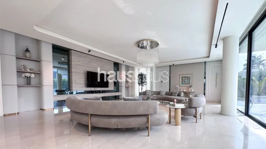 Villa de 6 dormitorios en Parkway Vistas, UAE No. 802 № 3