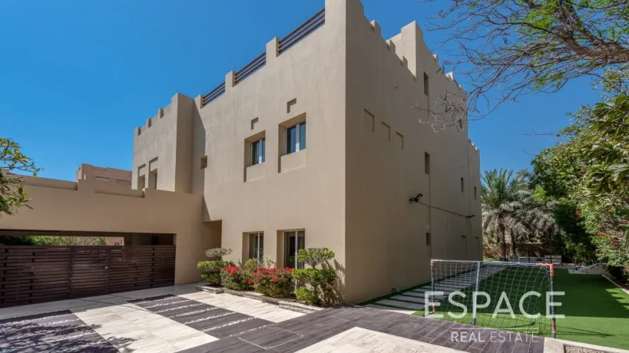 Villa de 6 dormitorios en Dubai, UAE No. 1028 № 18