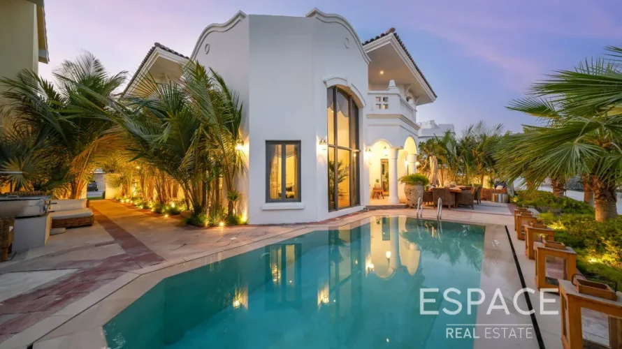 Villa de 4 dormitorios en Palm Jumeirah, UAE No. 1050 № 1