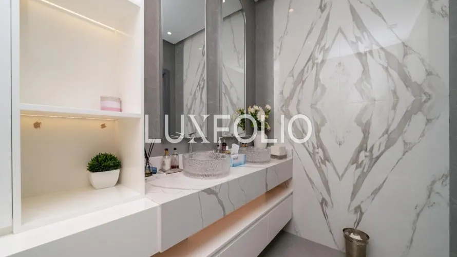 Villa de 5 dormitorios en Motor City, UAE No. 847 № 23