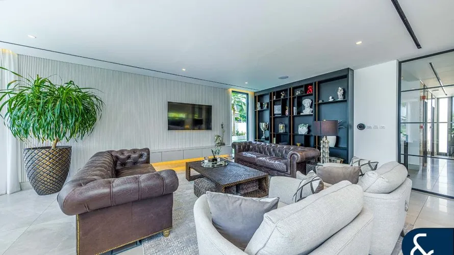 Villa de 5 dormitorios en Earth, UAE No. 1327 № 12