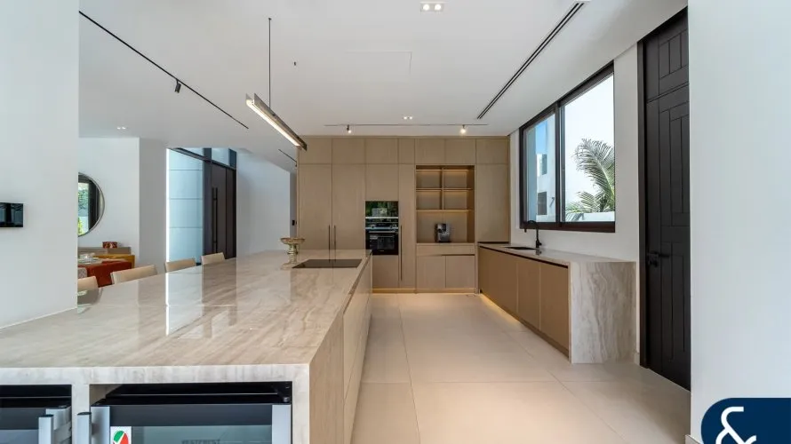 Villa de 5 dormitorios en DAMAC Hills (Akoya by DAMAC), UAE No. 1360 № 3