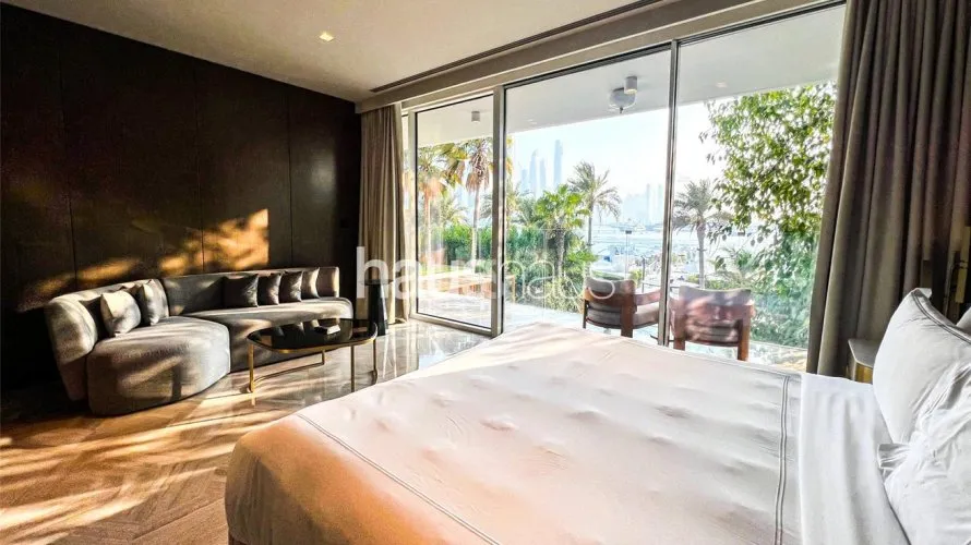 Villa de 5 dormitorios en FIVE Palm Jumeirah, UAE No. 828 № 10