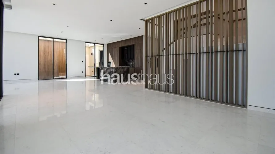 Villa de 5 dormitorios en Harmony, UAE No. 793 № 1