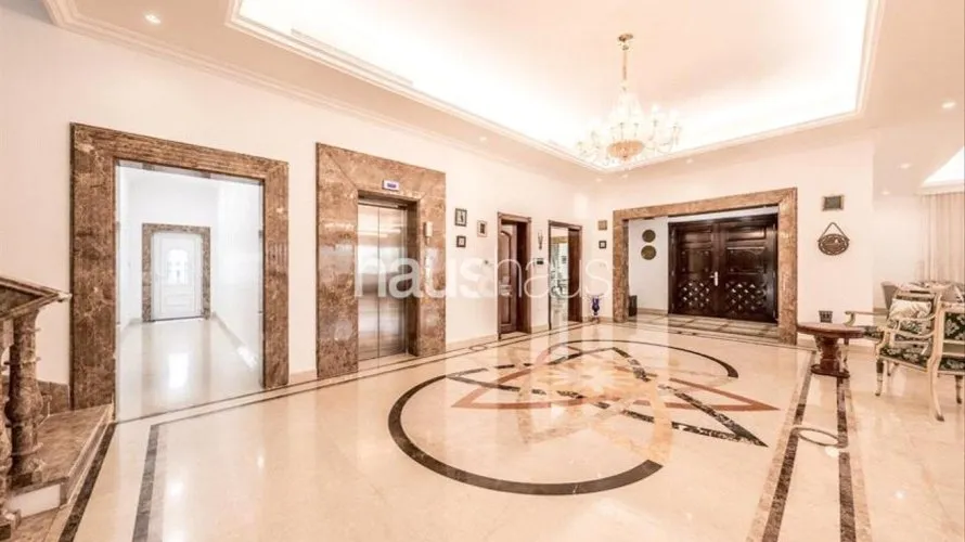 Villa de 7 dormitorios en Al Khawaneej, UAE No. 825