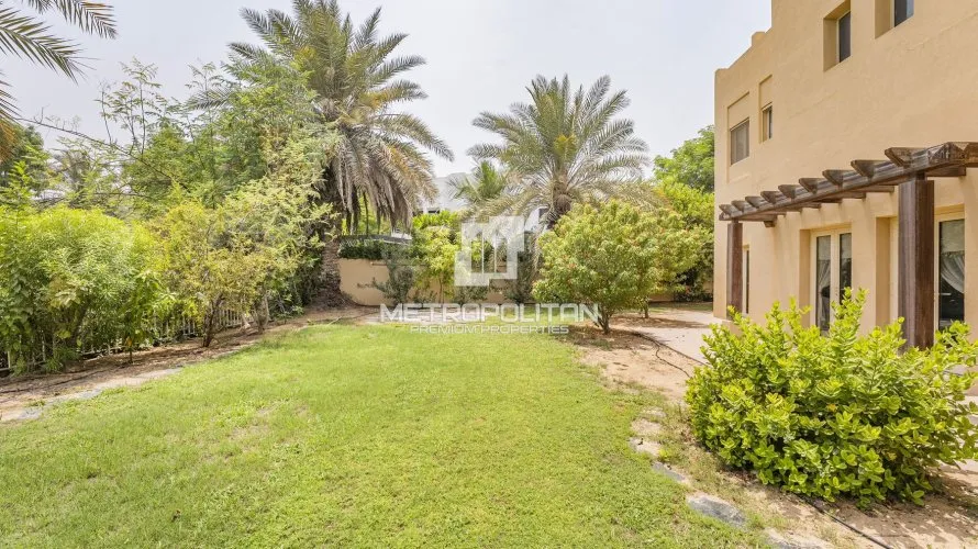 Villa de 4 dormitorios en Meadows, UAE No. 1242 № 18