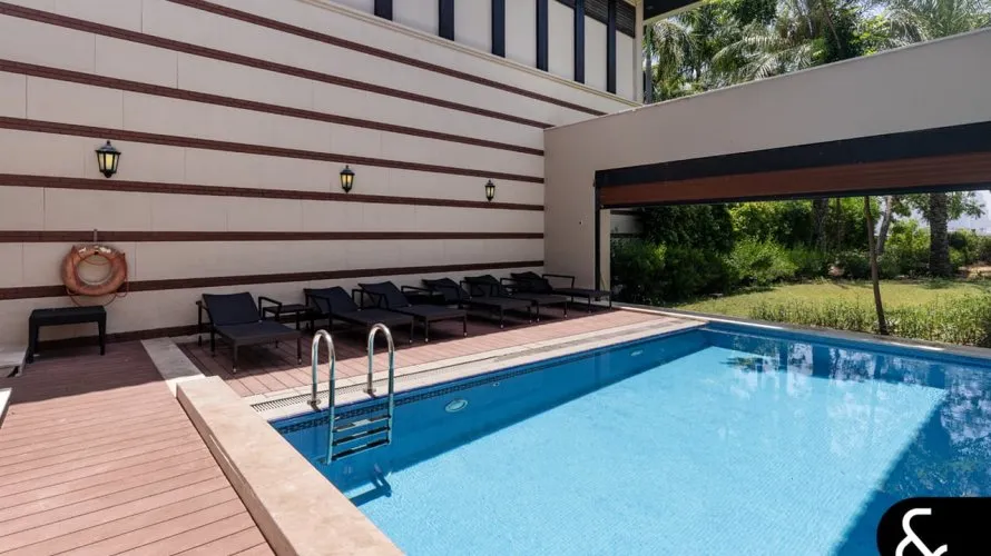 Villa de 5 dormitorios en The Crescent, UAE No. 1312 № 14