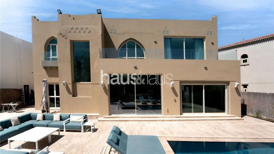 Villa de 4 dormitorios en Jumeirah Islands, UAE No. 772 № 25