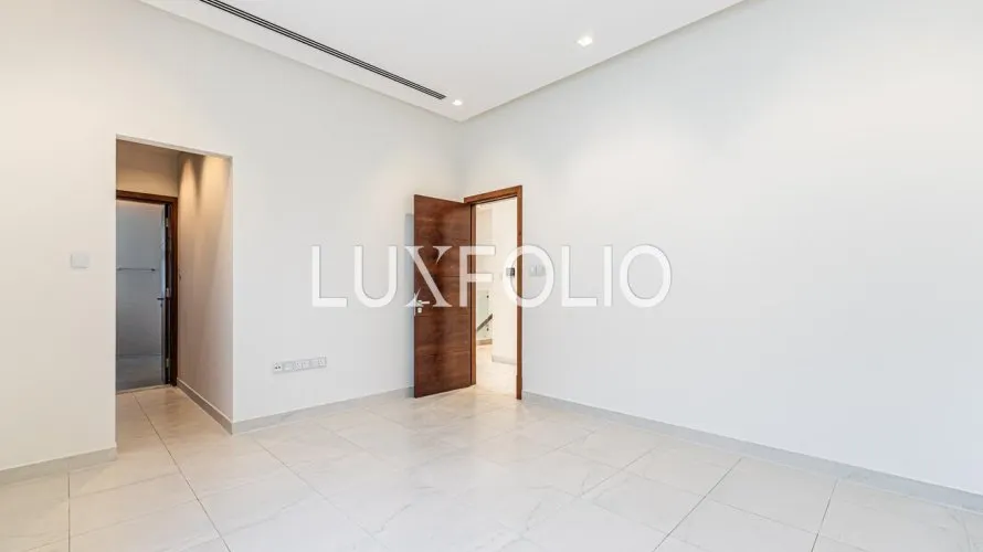 Villa de 5 dormitorios en District One, UAE No. 841 № 19