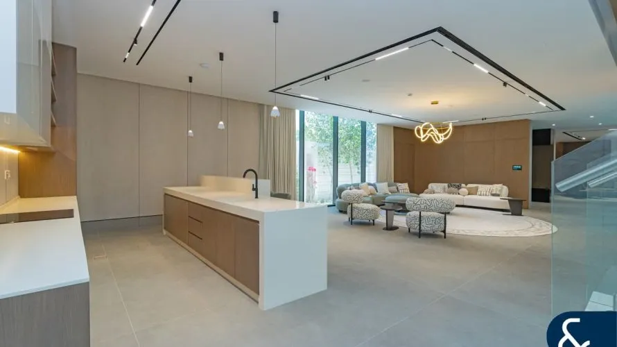 Villa de 6 dormitorios en Dubai, UAE No. 1538 № 3