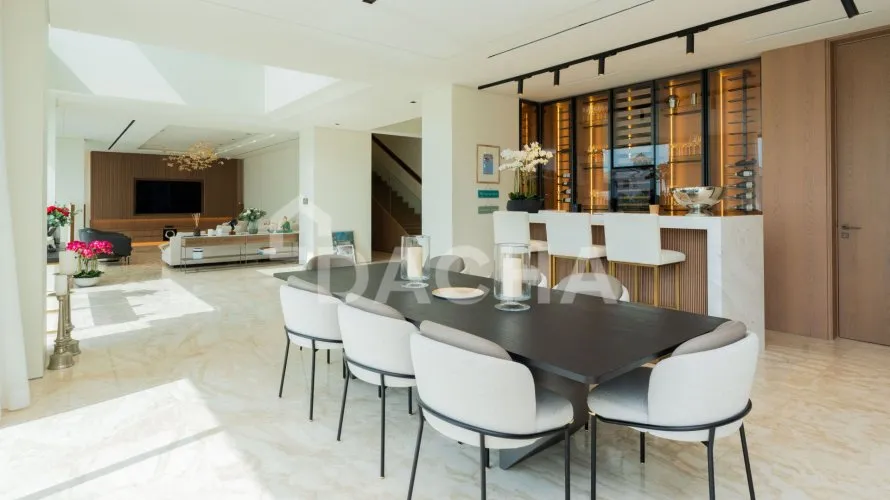 Villa de 6 dormitorios en Signature Villas, UAE No. 2424 № 14