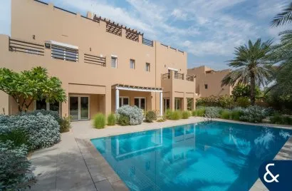 Villa de 7 dormitorios en Arabian Ranches, UAE No. 2294