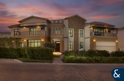 Villa de 7 dormitorios en Jumeirah Golf Estates, UAE No. 2292