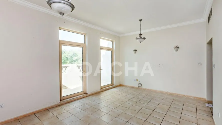 Villa de 4 dormitorios en Jumeirah Islands, UAE No. 2430 № 11